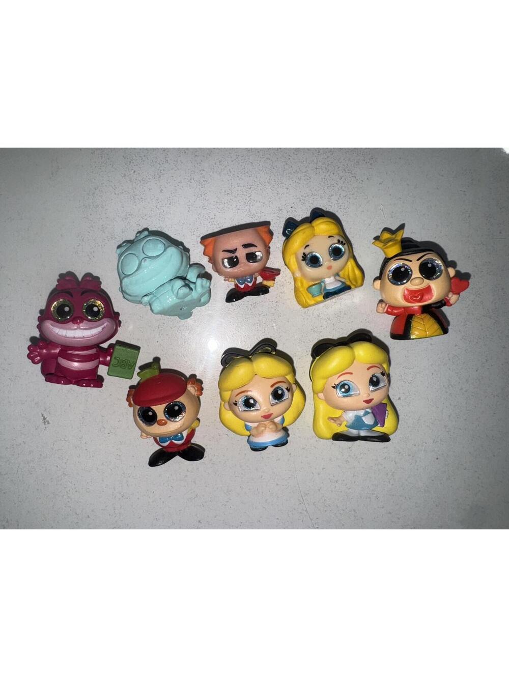 Disney doorables Alice in wonderland 8 set